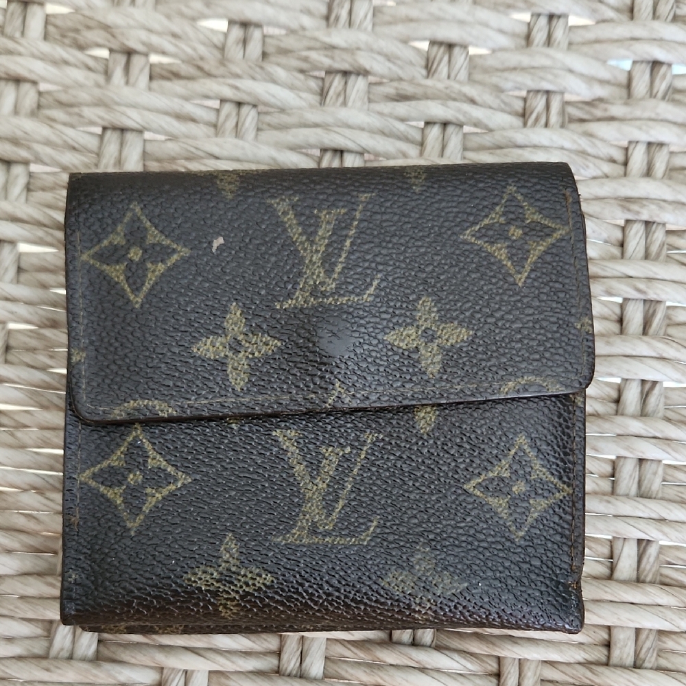Louis Vuitton Monogram Key Holder in Brown and Gold - Picture 1 of 16